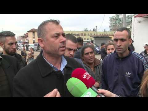 Prishja e banesave, romët përplasen me policinë - Top Channel Albania - News - Lajme
