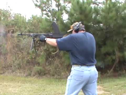 Shooting the British Bren MkII light machine gun