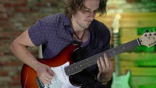 Video thumbnail for Washburn Sonamaster Deluxe Demo by washburntv