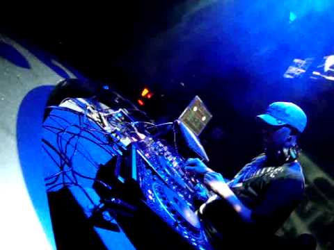 Randy Boyer @ Perfecto Vegas 8-15-09 :: Alive vs Champagne Supernova