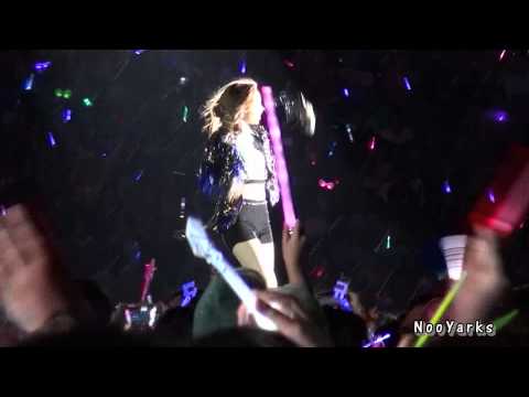 [Fancam] 121125 Girls' Generation-TTS (소녀시대-태티서) - DJ Got Us Falling In Love Again