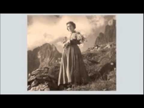 Dominique sings: Der ewige Soldat 