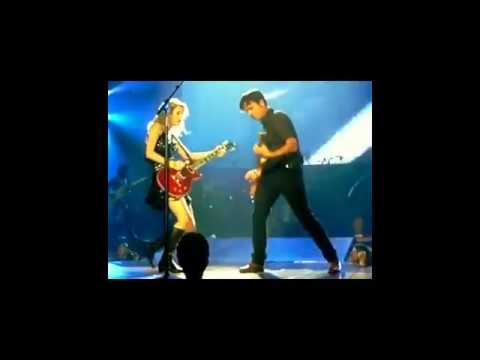 Aussie bogan ABSOLUTELY SLAYS incredible performance with Taylor Swift live in Helsinki