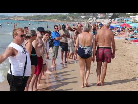 Cadena humana per la platja Llarga de Tarragona