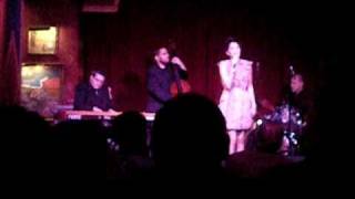Nikki Yanofsky- You'll Have To Swing It (Mr. Paganini) Live Houston, Tx