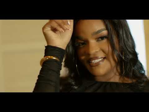 LIRIANY - SUPER HOMEM (OFFICIAL VIDEO )