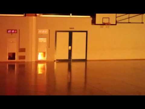 Finaleinlauf SelectLine Hallenmaster 2016 FC Oberwil Da - FC Basel U12