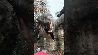 Video thumbnail de Le Participe Passé, 7a+. Fontainebleau