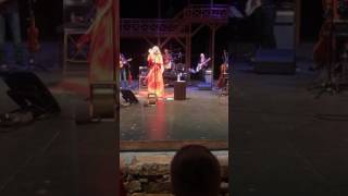 Lee Ann Womack Lincoln City, IN 2017