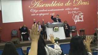preview picture of video 'Pr. Salmon Nobre na Assembleia de Deus em Ennis Co.Clare'
