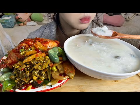 Asmr eating noodles video:Eat directly/century egg lean meat congee/pork offal rice  chinese food