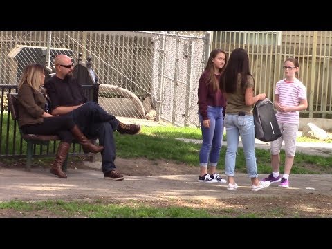 Dieses Mädchen wurde gemobbt. Die Reaktion dieser Fremden wird Sie überraschen