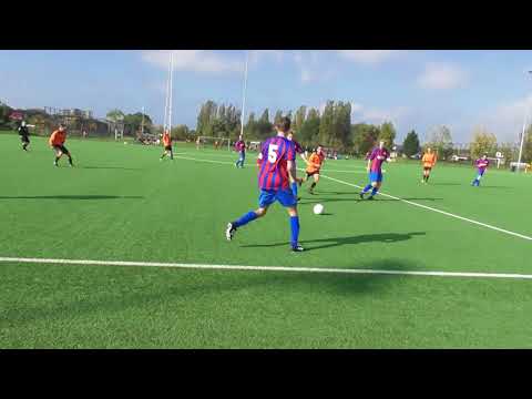 14 okt 2017 VV De Meern 2 - CSW 3 com 2-3 Kijk Pieter lopen