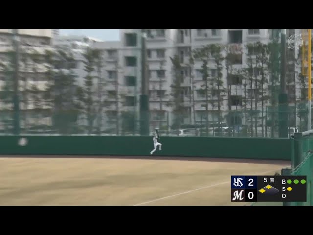 【ファーム】長打を防いだ!! マリーンズ・山本大斗 フェンス際のジャンピングキャッチ!!  2024年3月23日 千葉ロッテマリーンズ 対 東京ヤクルトスワローズ