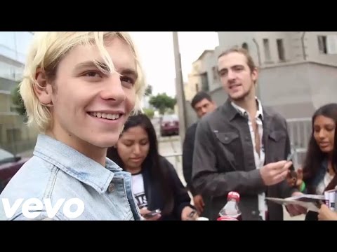 I Can't Say I'm In Love video