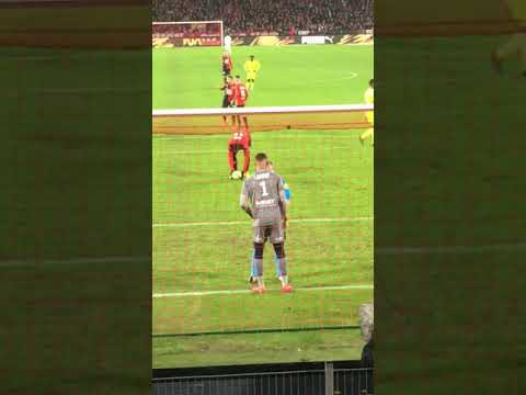 RENNES - NANTES : PENALTY RATE DE NIANG MAIS BUT DE RAPHINHA ... Vu du stade...