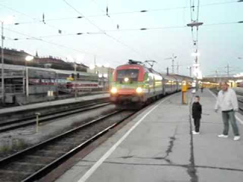 Schnellzug /Express train "Dacia" D-347 Wien-Bucuresti at Wien Westbhf.