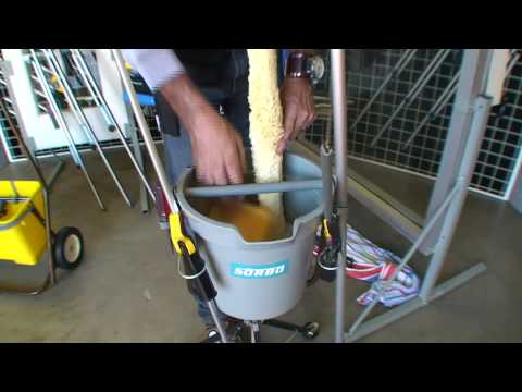 Sorbo Quadropod Bucket Stand