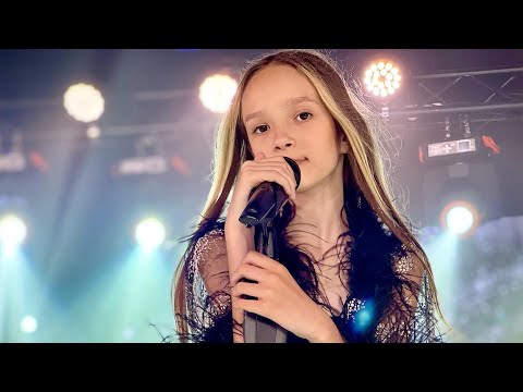 Nicoleta Gurin (Picături Muzicale) - Lovely (Billie Eilish)
