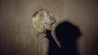 Cate Le Bon – “Typical Love”