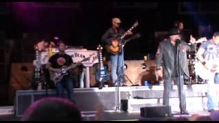 MONTGOMERY GENTRY - Damn Right I Am - Taste Of Country HUNTER MOUNTAIN NY 14 June 2013