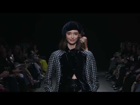 Emporio Armani - 2025 Fall/Winter Womenswear Fashion Show