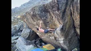 Video thumbnail of Rongbuk, 8a+. Silvretta