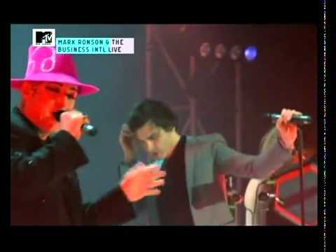 Mark Ronson & the Business Intl w/ Boy George 'Somebody To Love Me' LIVE @ Belfast's Waterfront Hall