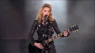 Madonna - Turn Up the Radio (Live The MDNA Tour París)