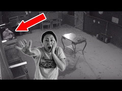 TRAPPED IN HAUNTED ABANDONED HOUSE!! 😱 Video