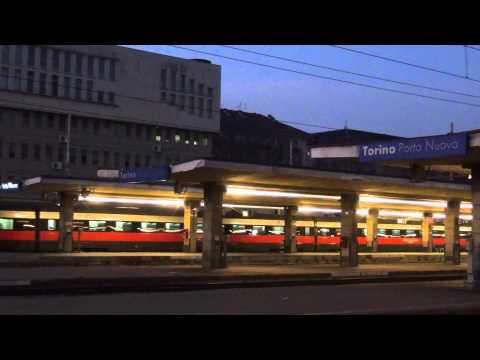 FRECCIAROSSA ARRIVA IN STAZIONE A TORINO PORTA NUOVA. 22 - 12 - 2014.