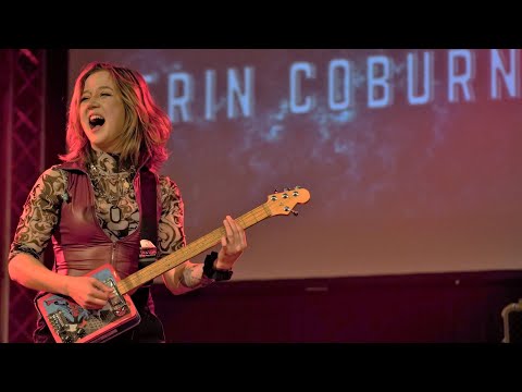 Erin Coburn rocking on her Spiderman Lunchbox Guitar -amazing-Live @ Baker Street Centre -12/3/22
