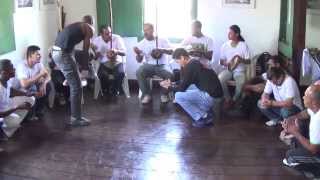 preview picture of video 'Roda na Casa da Cultura de Contagem/MG - 3º Seminário de Capoeira de Contagem/MG - 28/09/2013'