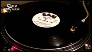 Vicky D - This Beat Is Mine (Slayd5000)