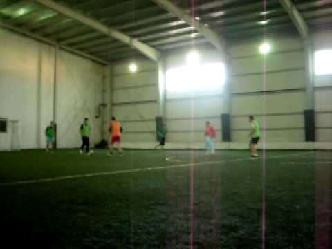 Fotbal la Sinandrei la sala...baieti din Carani 2