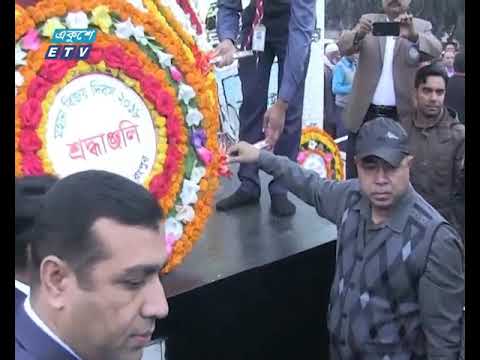 ফুলে ফুলে ভরে উঠছে স্মৃতির বেদীগুলো