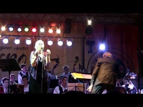 14/19 EOTO 2013 ŠID   Tamburice kad bi plakat znale - dirigent Budimír Stojanovič