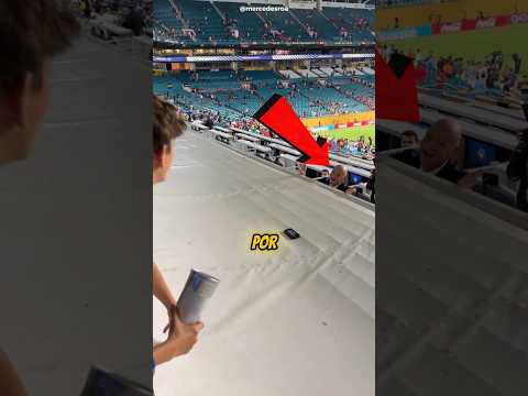 O momento mais insano de um fã 😨 #curiosidades #shorts #shortsfeed #flexxshortsbr