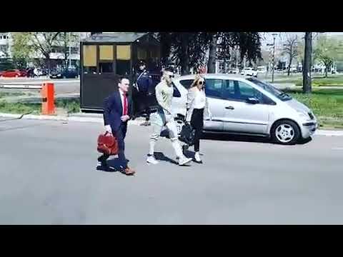 Ognjen Vranjes pojavio se na sudjenju sa Jelenom Karleusom u prvom osnovnom sudu u Beogradu!