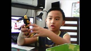 preview picture of video 'Hasbro Kre-O Bumblebee Toy Review'
