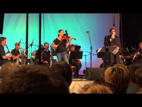 Anja Bukovec in Oto Pestner s simfoničnim orkestrom  AVE MARIJA