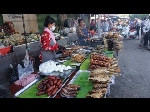 Morning Daily Life Style @Boeng Trabek Market - Morning Food Market Scenes at Phsa Boeng Trabek