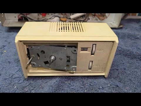 1969 Juliette TOPP Budget AM Clock Radio Resurrection of AM Receiver Transistor Radio Repair