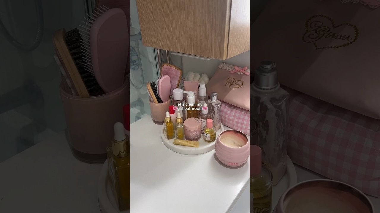 clean my bathroom with me✨ #cleaningroutine #cleaning #cleanwithme #cleaningmotivation #reset #asmr