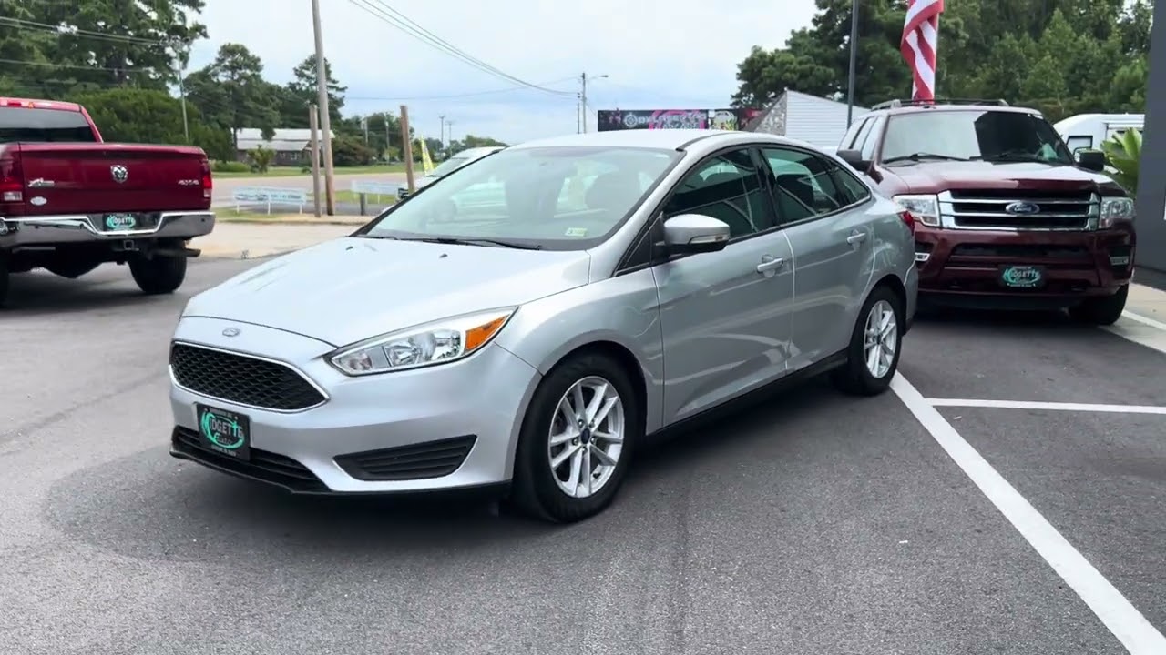 2017 Ford Focus SE Sedan 4D - Video