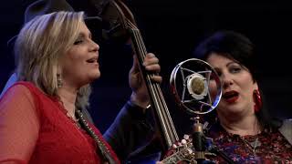 The Isaacs - Peace In Trusting