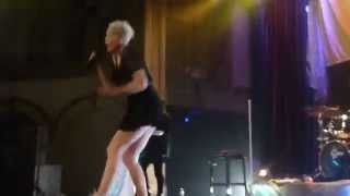 Runaways (Live in Seattle) - Betty Who