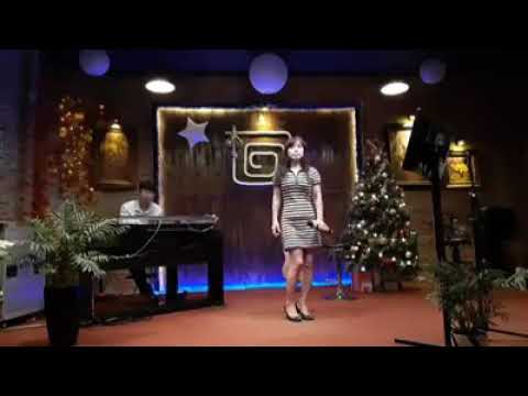 Thể hiện bởi Hoài Mỹ