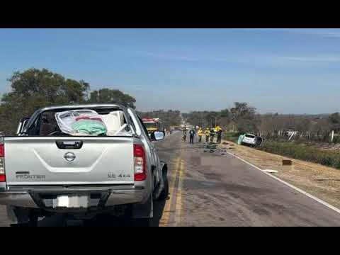 Tragedia en la autopista Córdoba-Rosario: un despiste contra el guardarraíl dejó tres muertos
