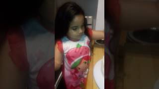 Sayuri making the cake(2)